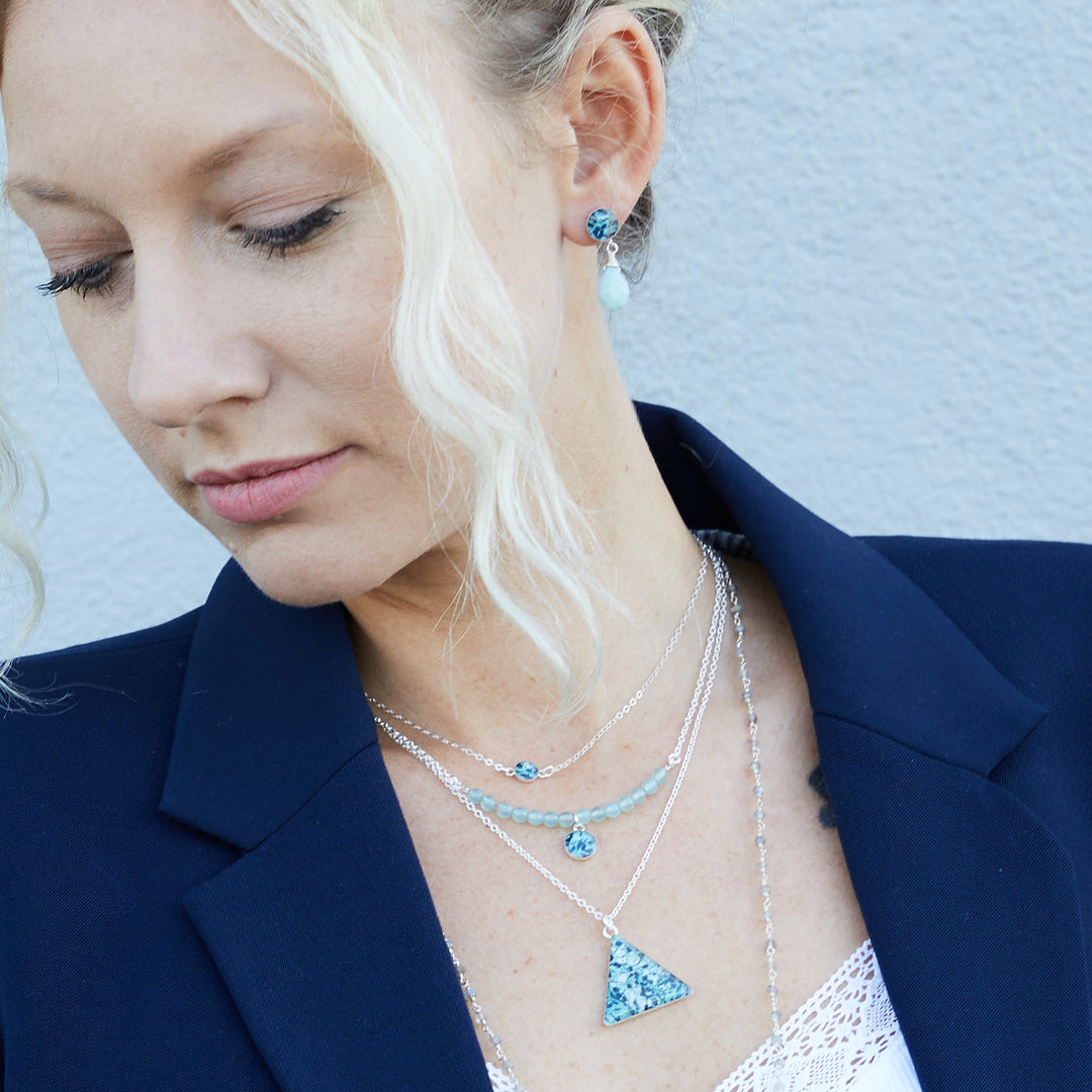 Model wearing platform studs for Ovarian Cancer Research